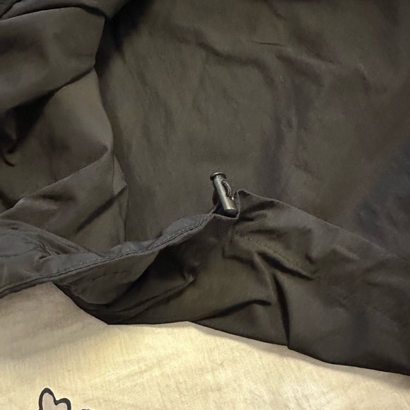 Windbreaker - Picture 3 of 5